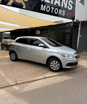 CHEVROLET ONIX 1.0 MPFI LT 8V FLEX 4P MANUAL CHEVROLET ONIX 1.0 MPFI LT 8V FLEX 4P MANUAL